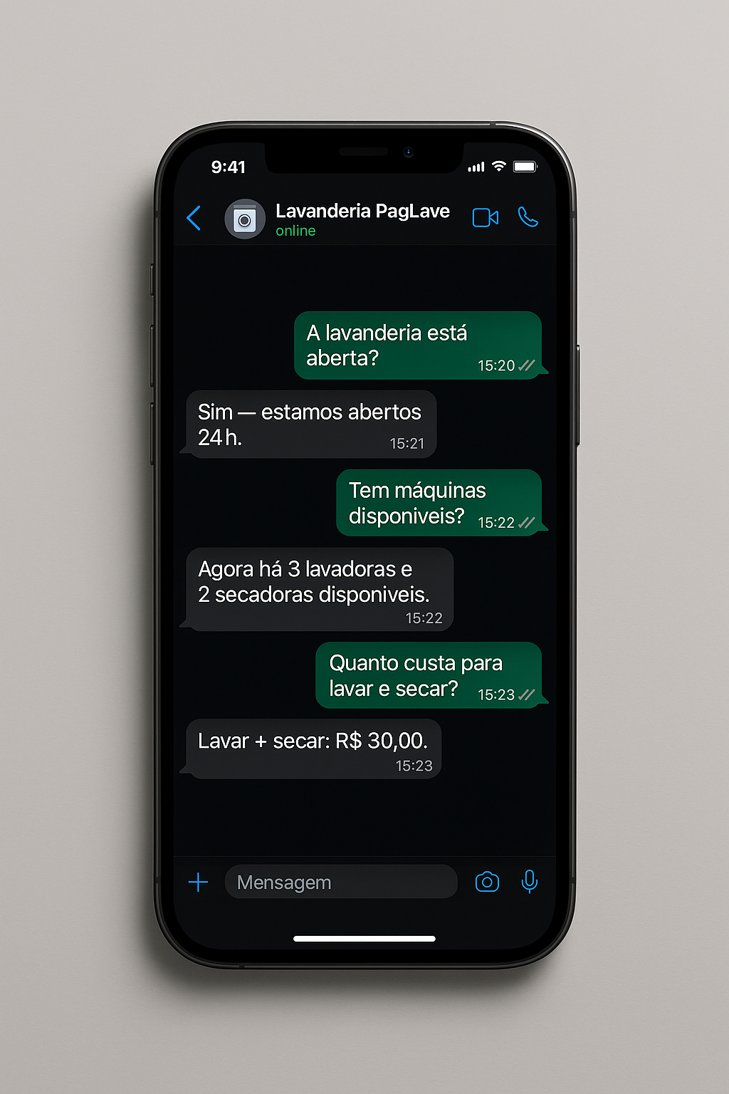 iPhone com o WhatsApp aberto: conversa com PagLave IA respondendo dúvidas de lavanderia